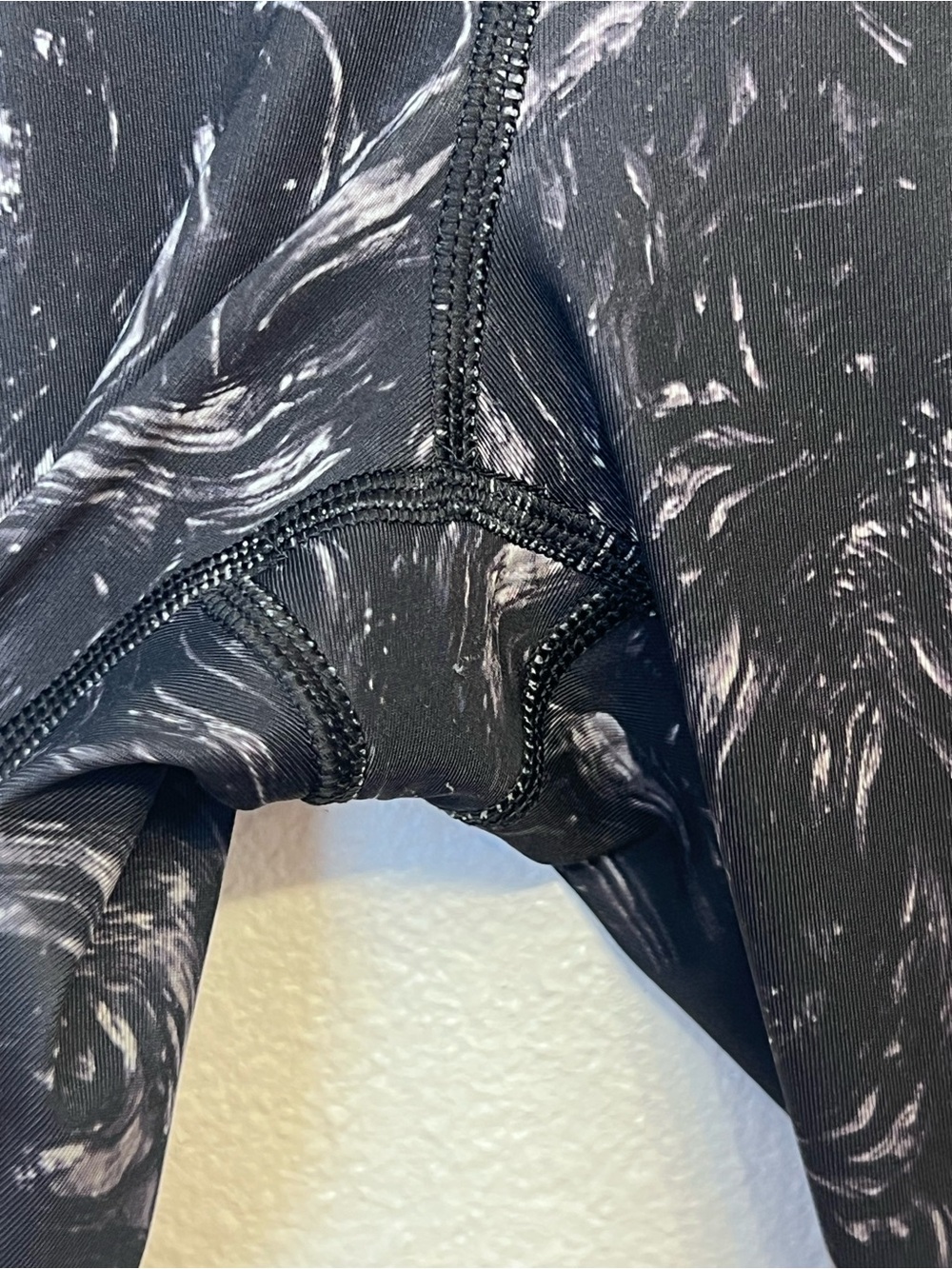 Lululemon Runday Crop Full-On Luxtreme Leggings - Picture 14 of 15